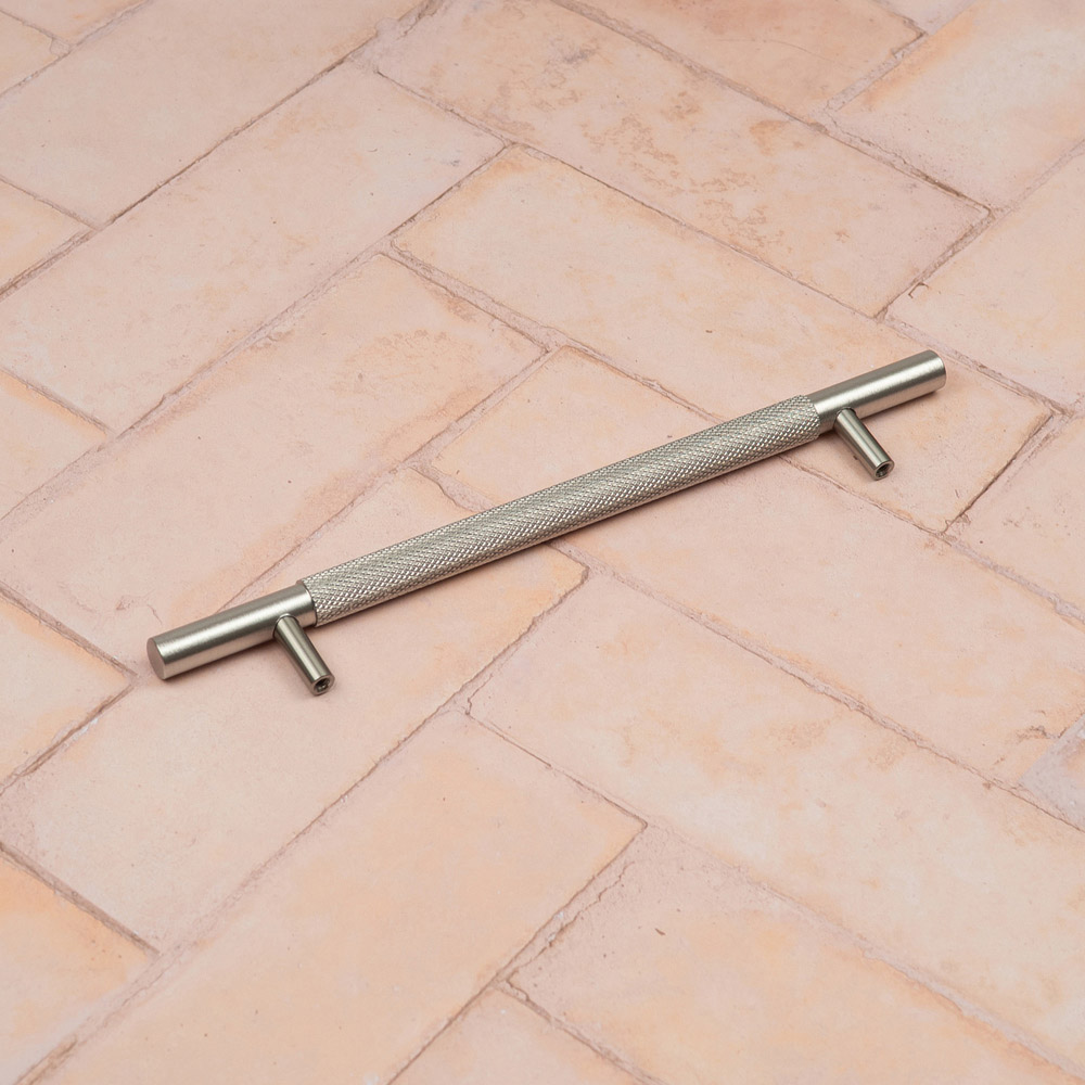 Handle & Home Knurled Brushed Nickel Handle 160mm Image 5