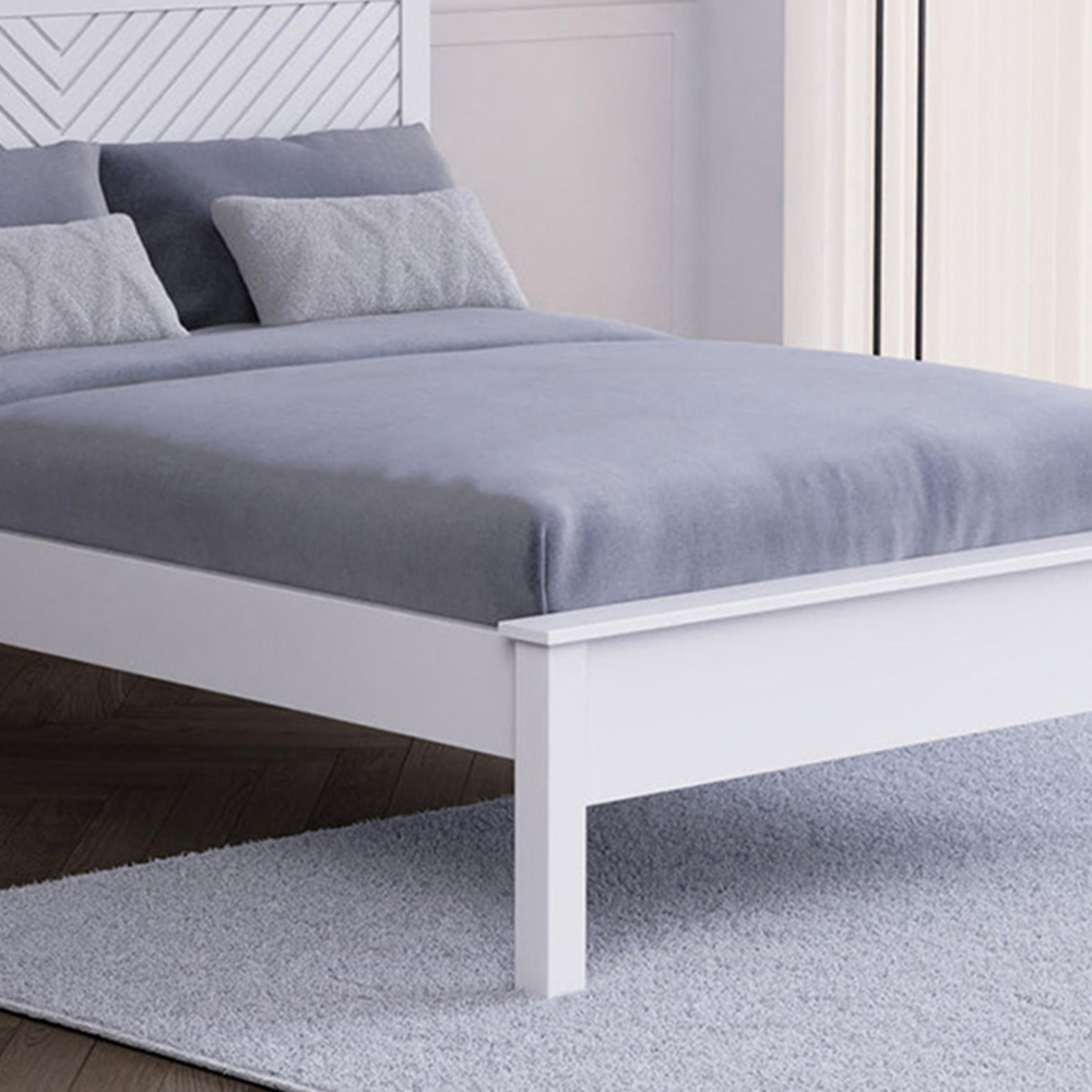 Chevron King White Bed Image 3