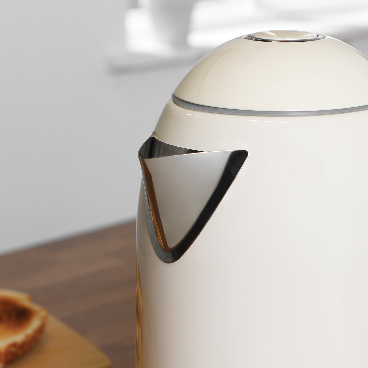 Retro Kettle Cream Image 4