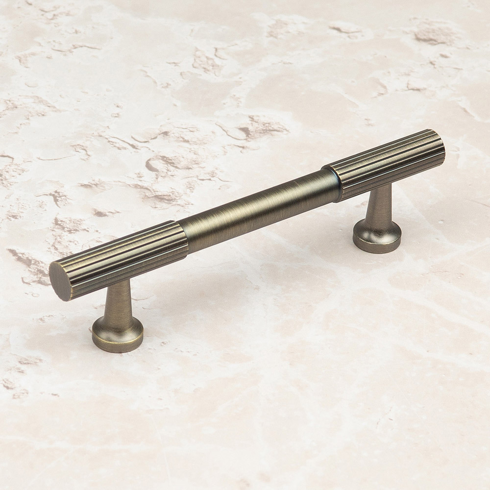 Handle & Home Antique Brass Reeded Handle 96mm Image 2