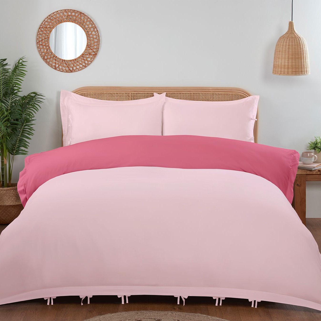 Reversible Moda Duvet Set - Pink/Raspberry / King Image 1