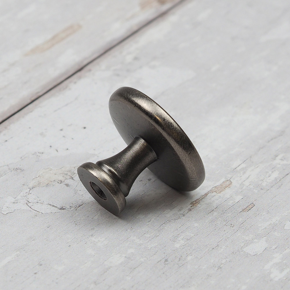 Handle & Home Antique Pewter Knob 31mm Image 5