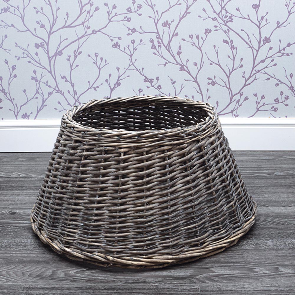 St Helens Brown Wicker Christmas Tree Skirt 28 x 57cm Image 4
