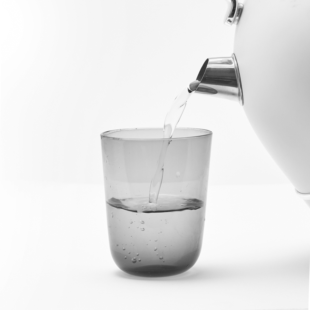 Tower Heritage EEJB230 Optic White with Chrome Accents 4 Slice Toaster and 1.7L Kettle Set Image 5