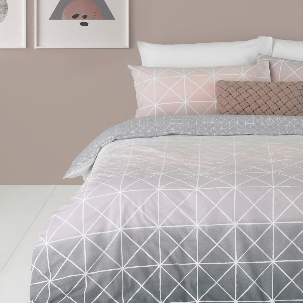 furn. Spectrum Double Pink Duvet Set Image 2