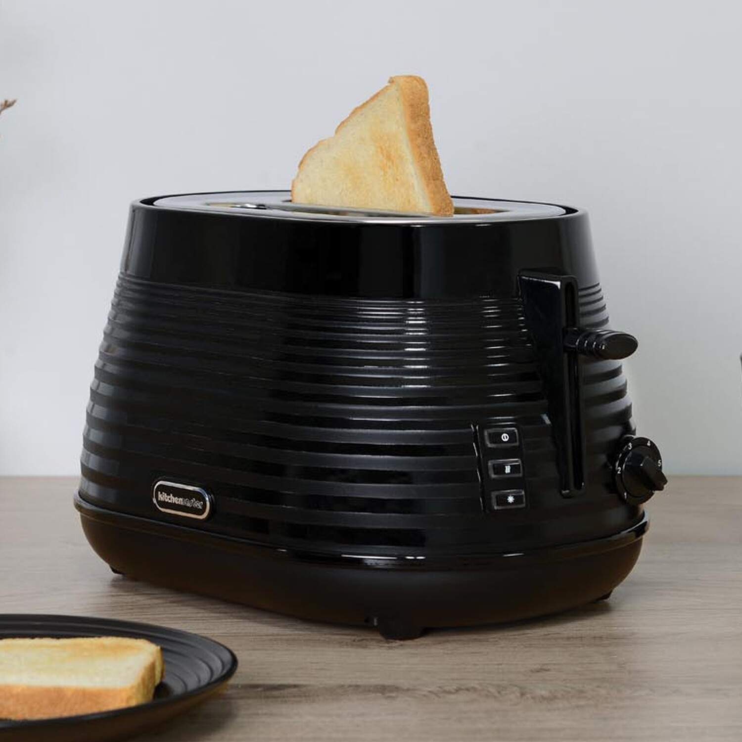 Nera Black 2 Slot Ribbed Plastic Toaster - Black Image 2