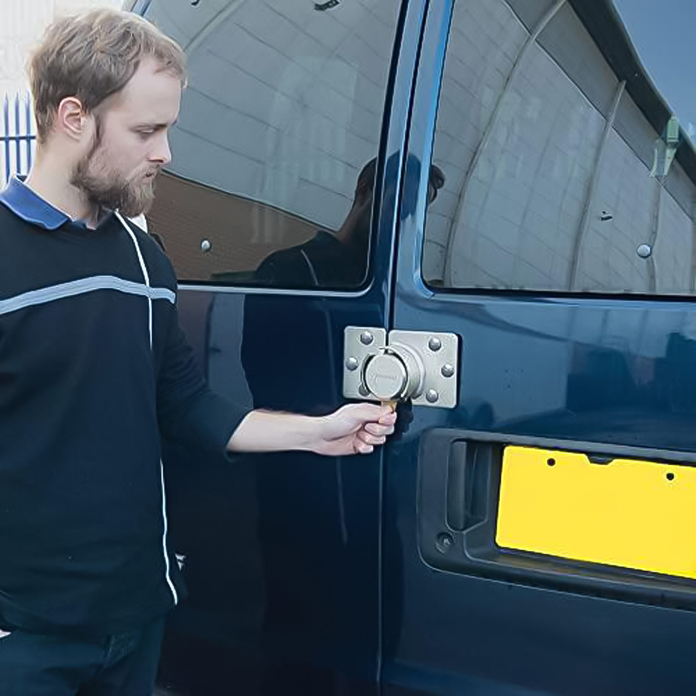 Silverline Heavy Duty Van Lock and Hasp 73mm Image 2