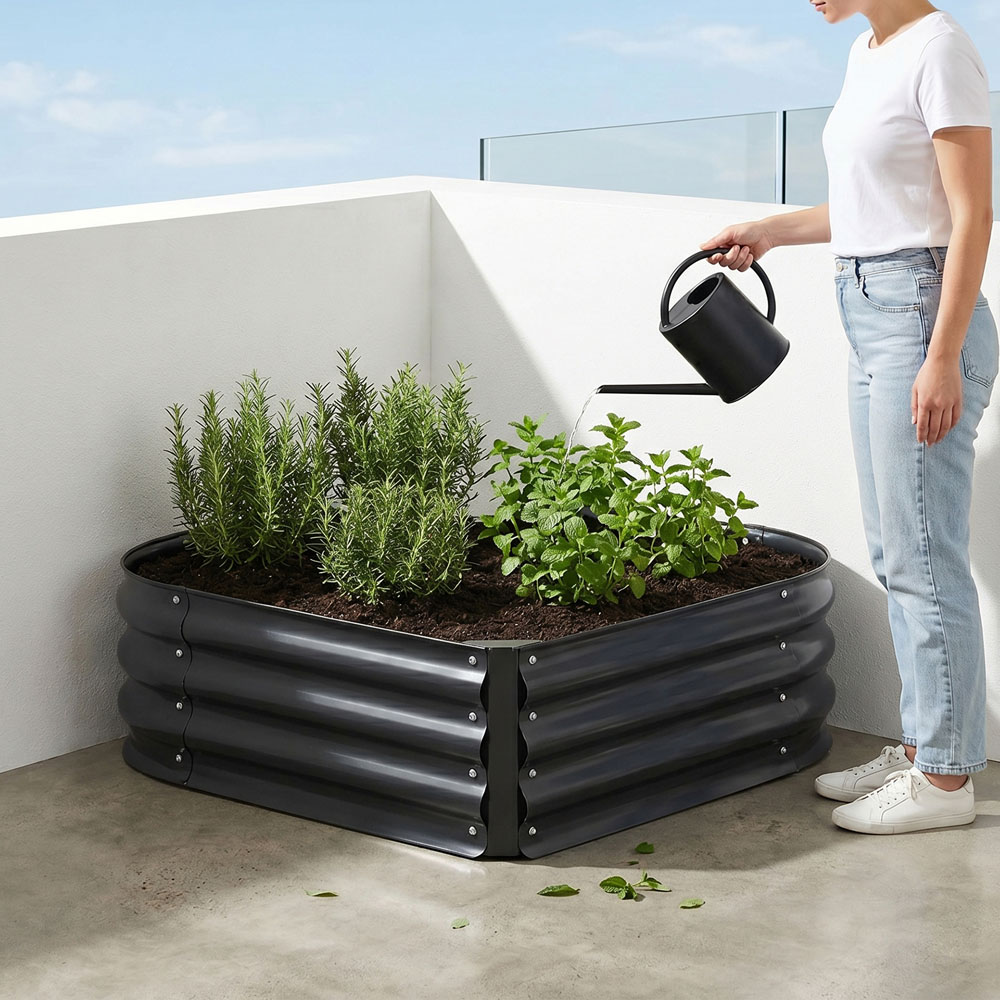 Living and Home Heart-Shaped Galvanised Steel Raised Garden Bed 28.5 x 108cm Image 7