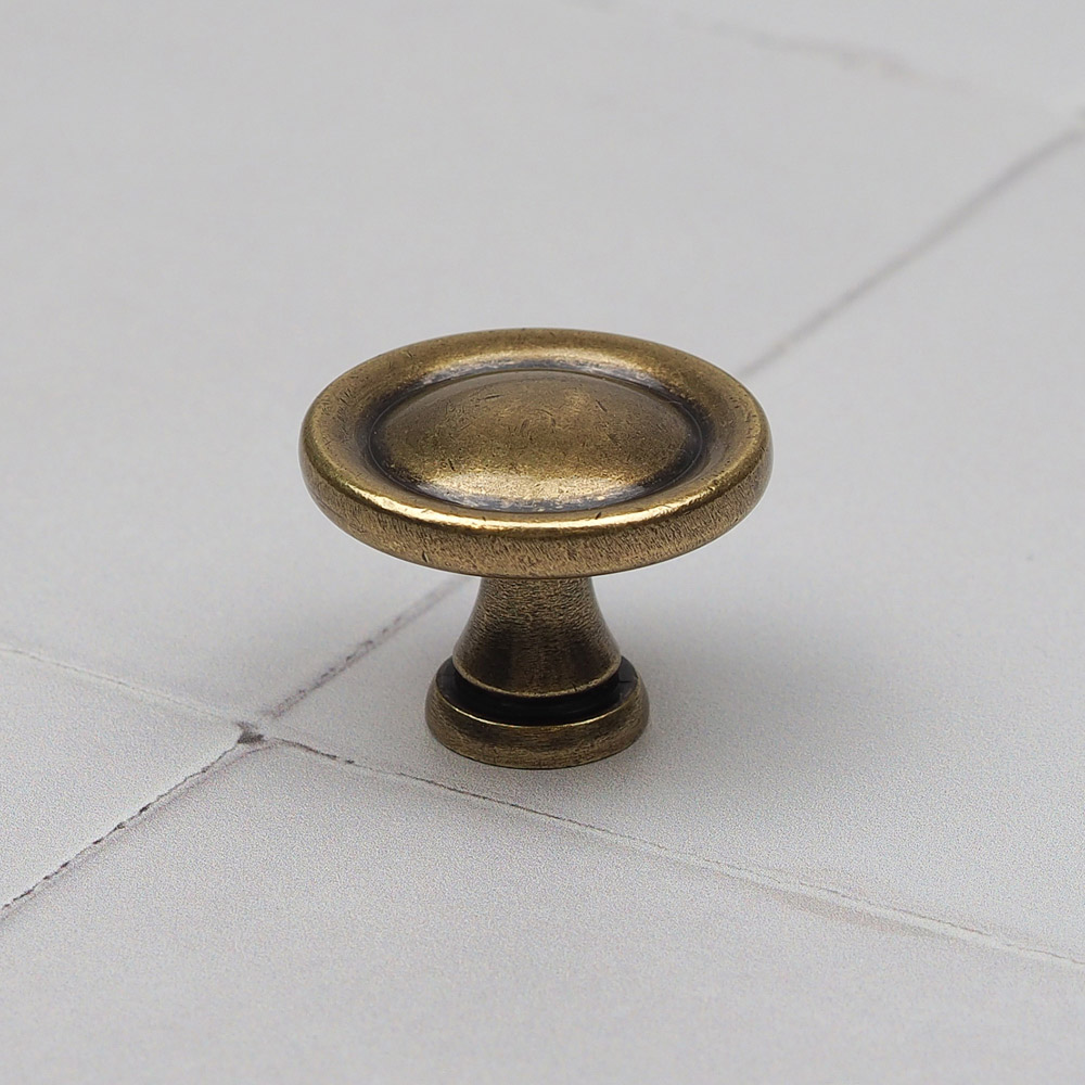 Handle & Home Antique Brass Knob 31mm Image 3