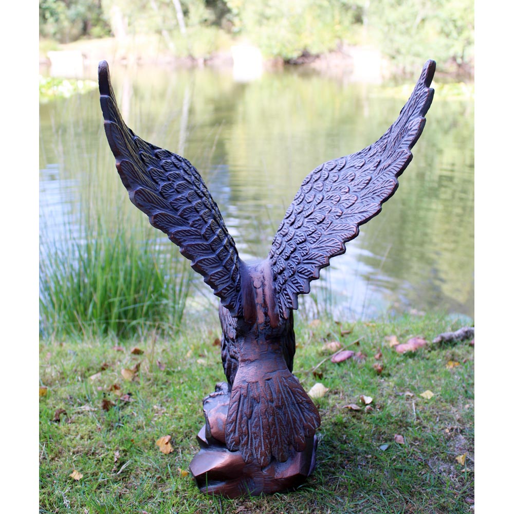 Inspirational Gifting Eagle Cast Aluminium Garden Ornament Image 6