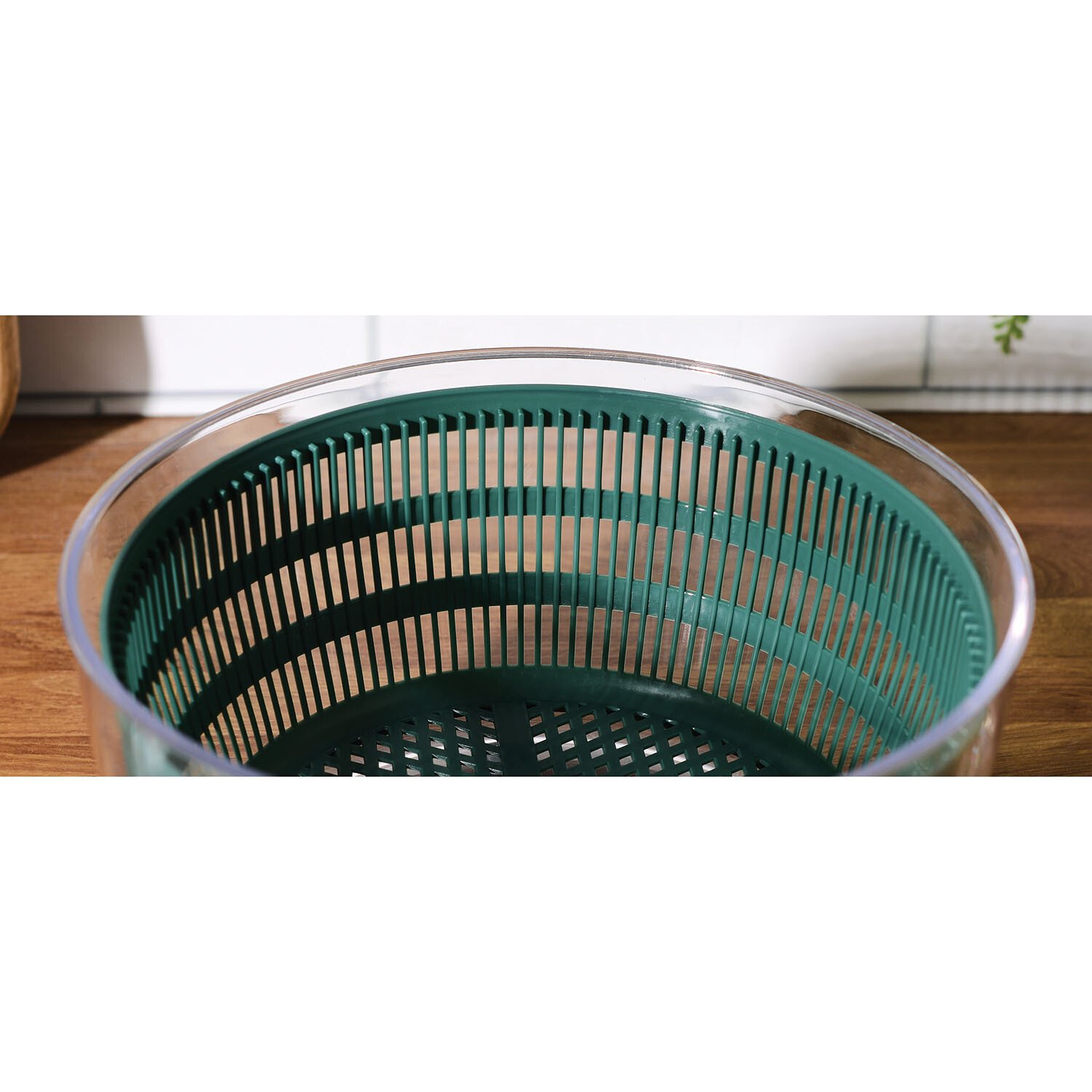 MY Salad Spinner - Green and White Image 4