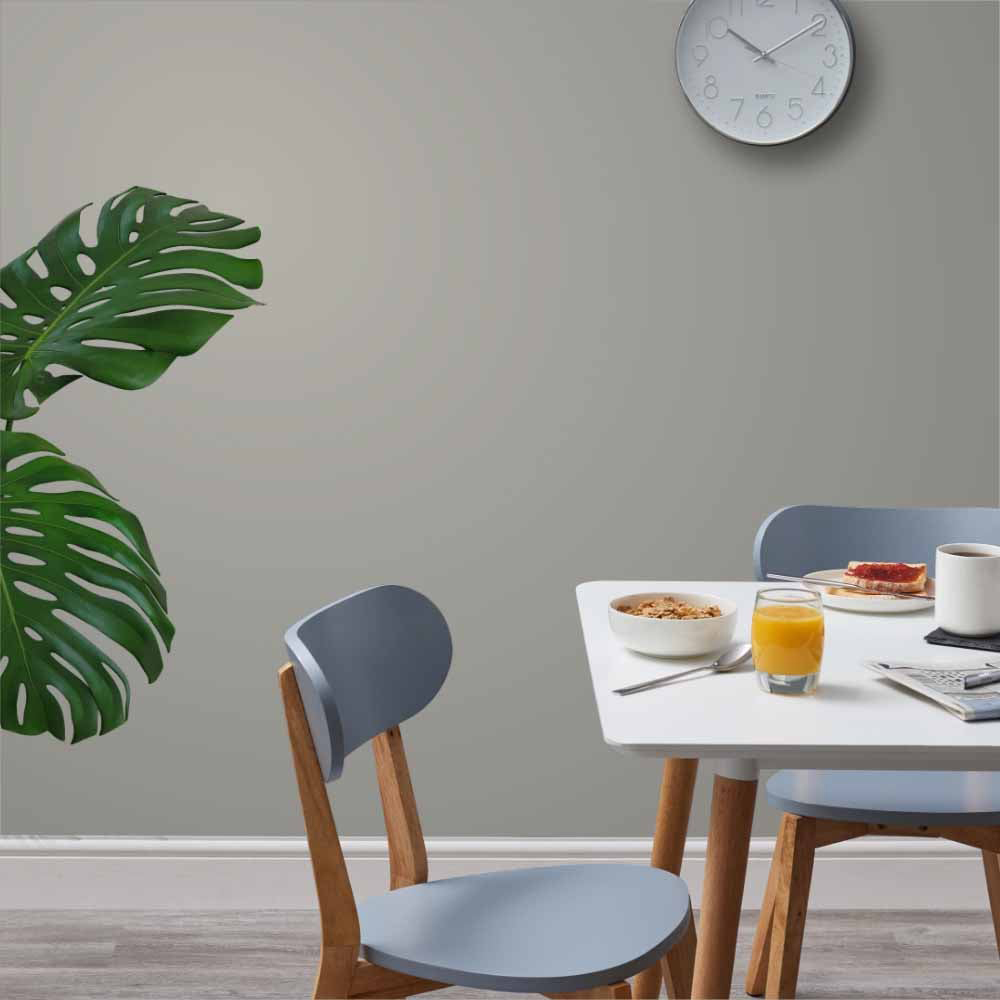 Wilko Walls & Ceilings Cosy Grey Silk Emulsion Paint 5L Image 4