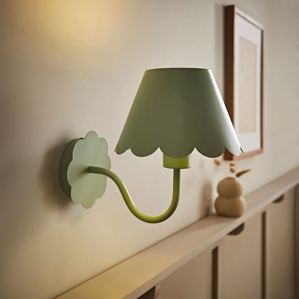 ValueLights Hallie Green Scallop Rechargeable Wall Light Image 6