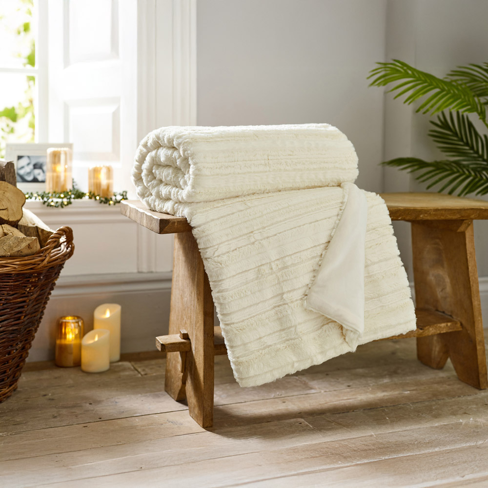 TLC Chatsworth Faux Fur Cream Throw 130 x 170cm Image 2