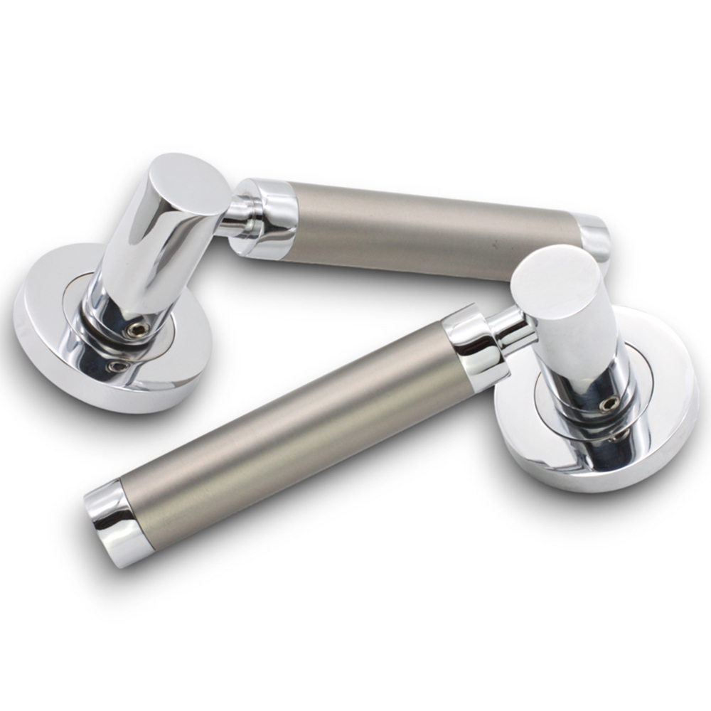 Spira Brass Zest Dual Tone Lever Door Handle 2 Pack Image 2