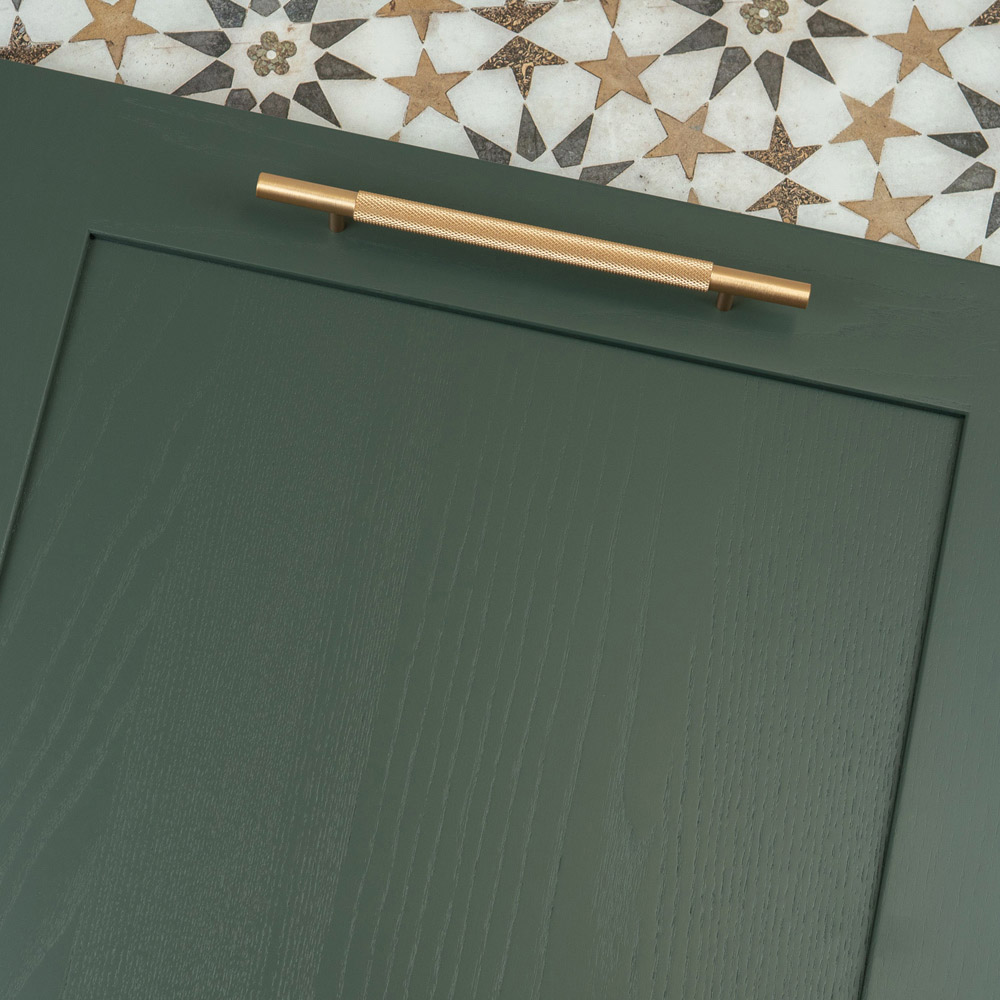Handle & Home Knurled Brass Bar Handle 160mm Image 4
