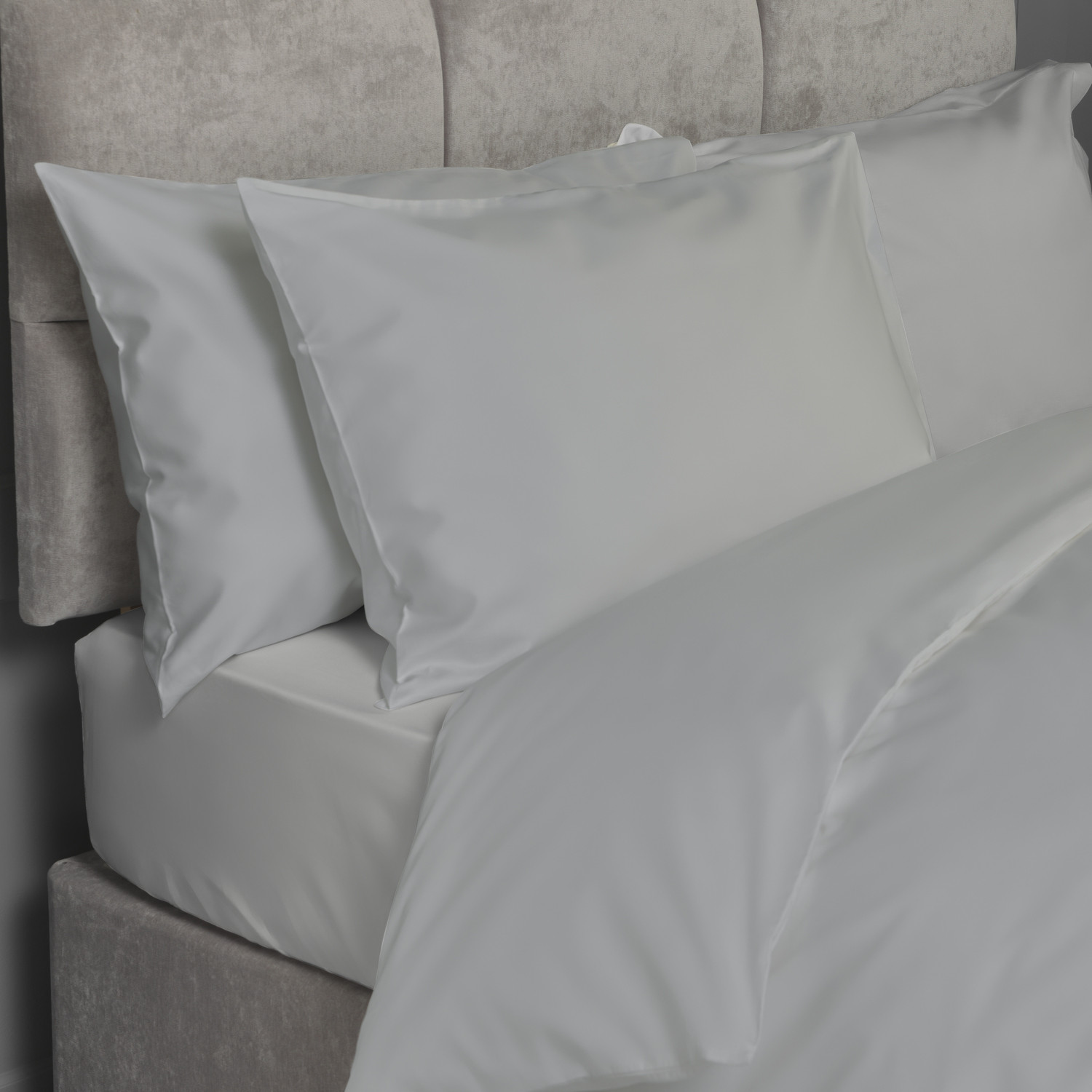 Divante Luxe Silver Cotton Pillowcase Image