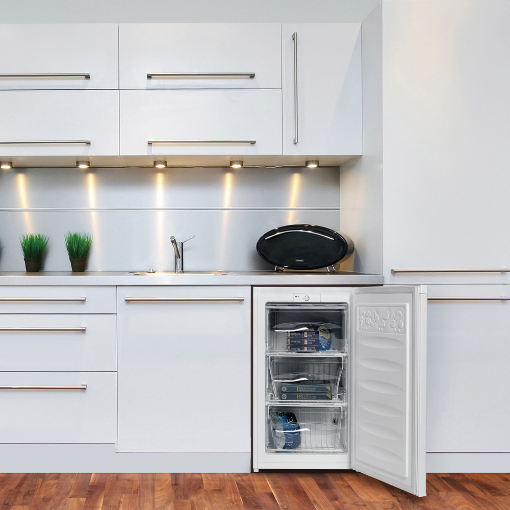 Igenix IGUFZ148W White 60L Undercounter Freezer Image 2