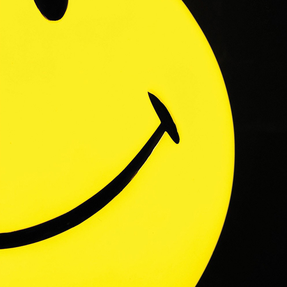 Smiley Face Light - Yellow Image 5