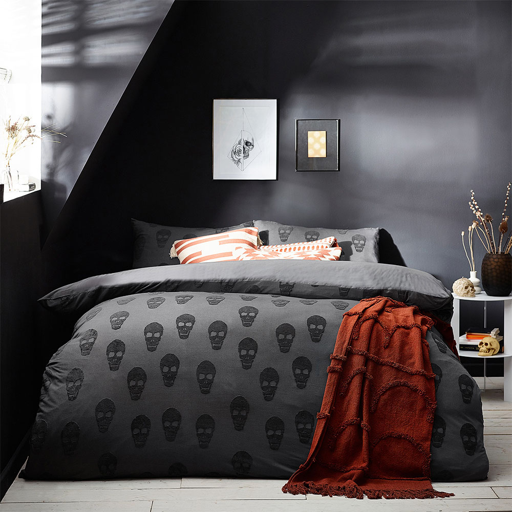 furn. Skulls Double Charcoal Duvet Cover Set Image 4