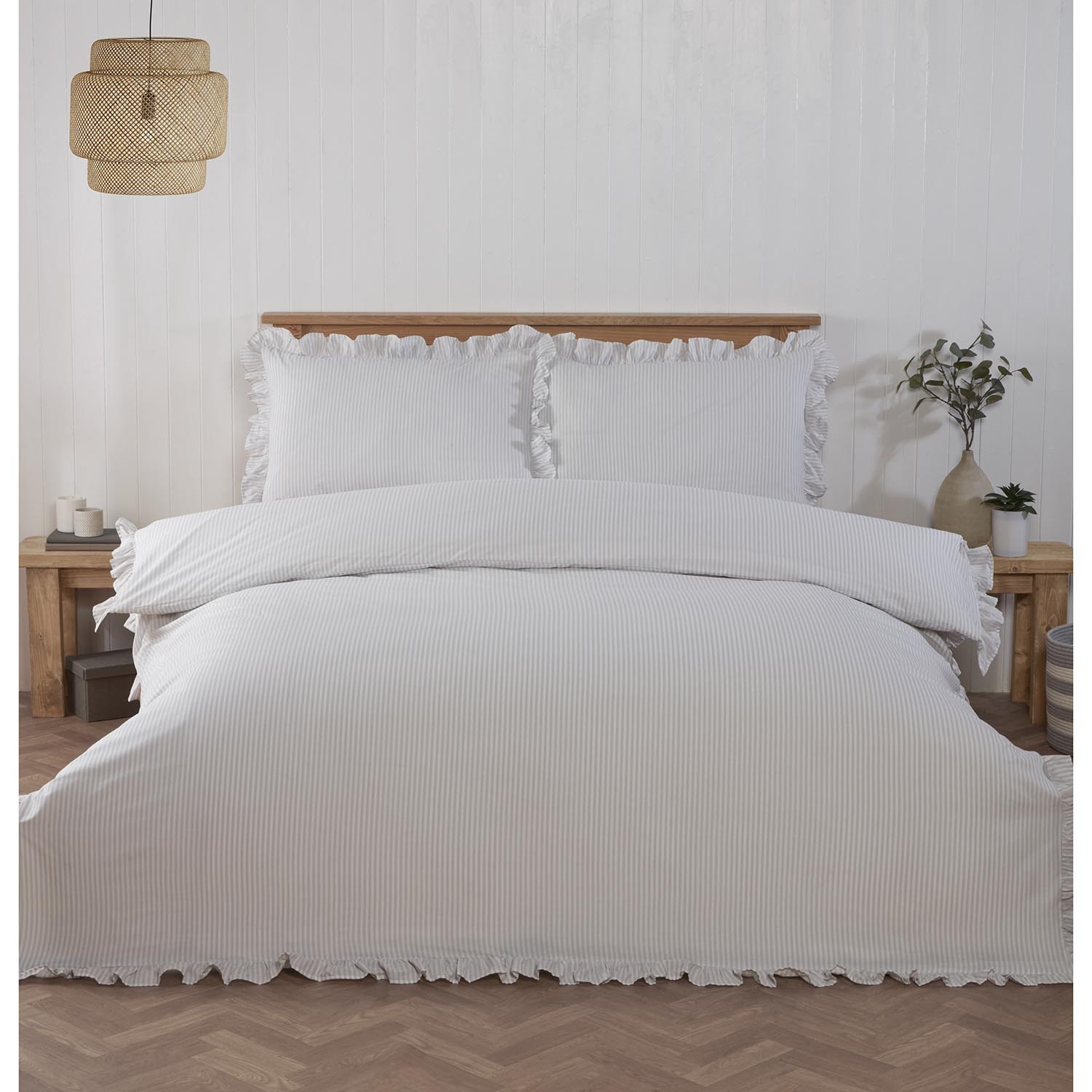 Sadie Ruffle Duvet Cover and Pillowcase Set - Grey / Double Image 1