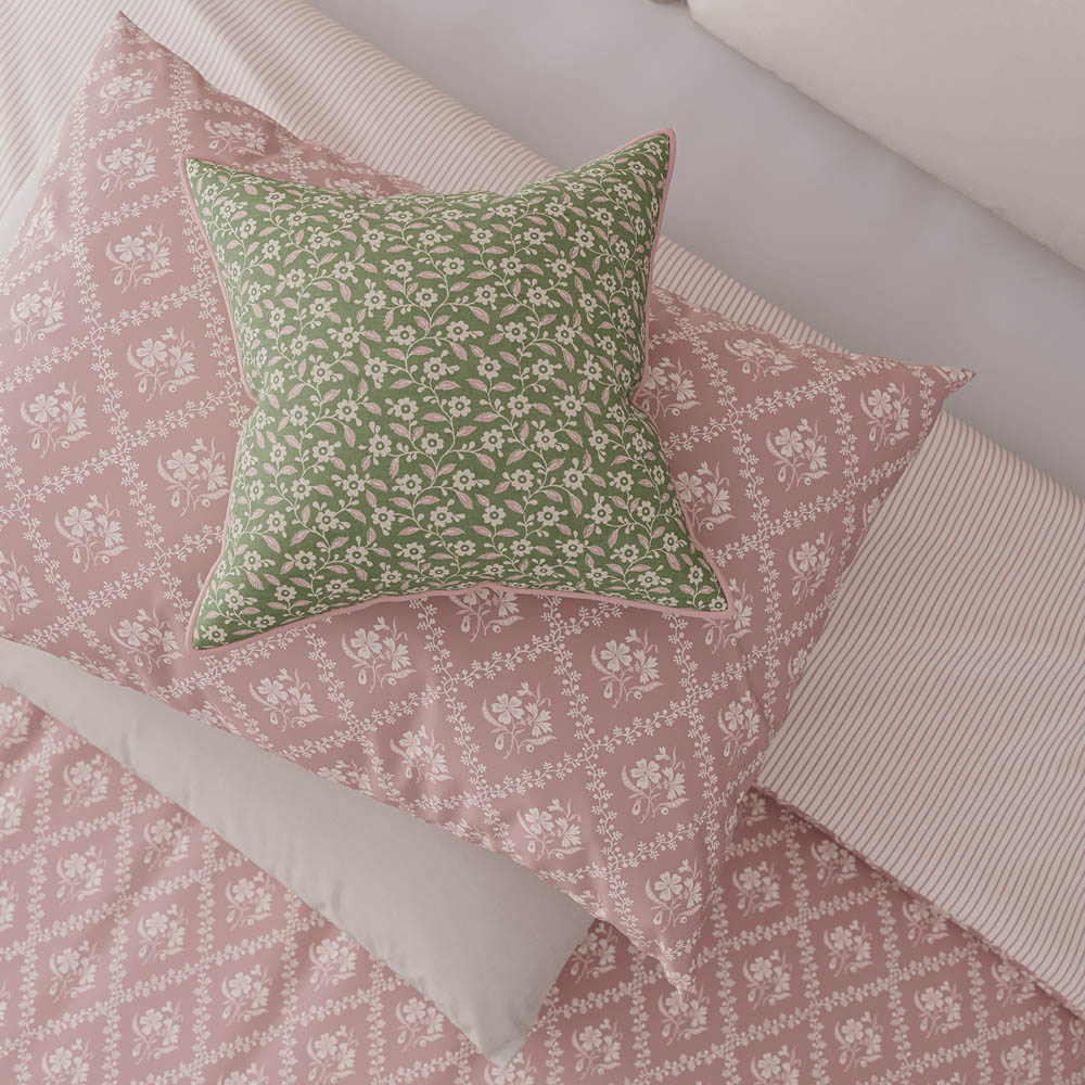 Helena Springfield Super King Size Pink Meadow Posy Duvet Set Image 3