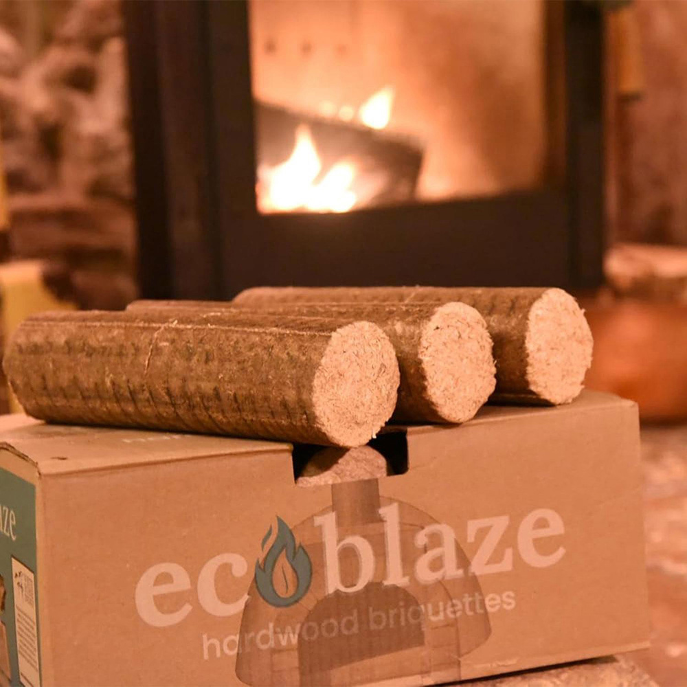 Ecoblaze Hardwood 80 Briquettes 13.9 Kg 8 Pack Image 2
