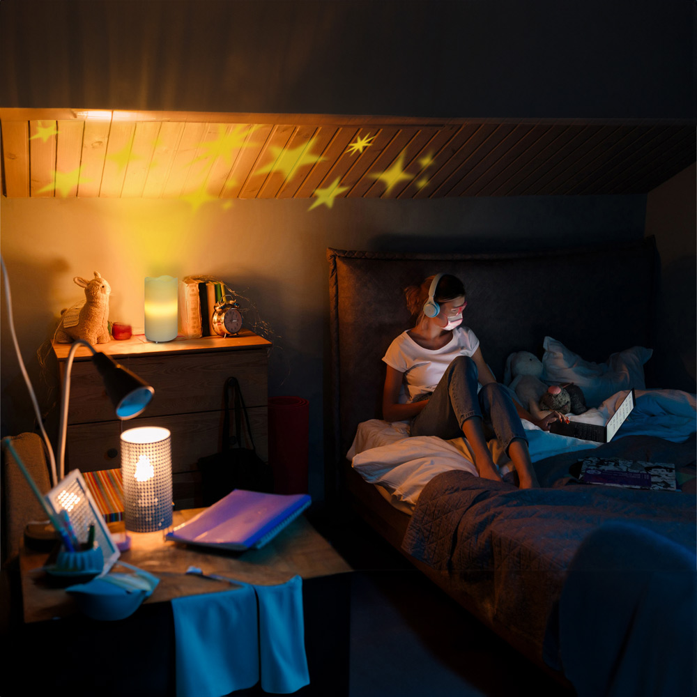 St Helens White Star LED Candle Projector Image 4