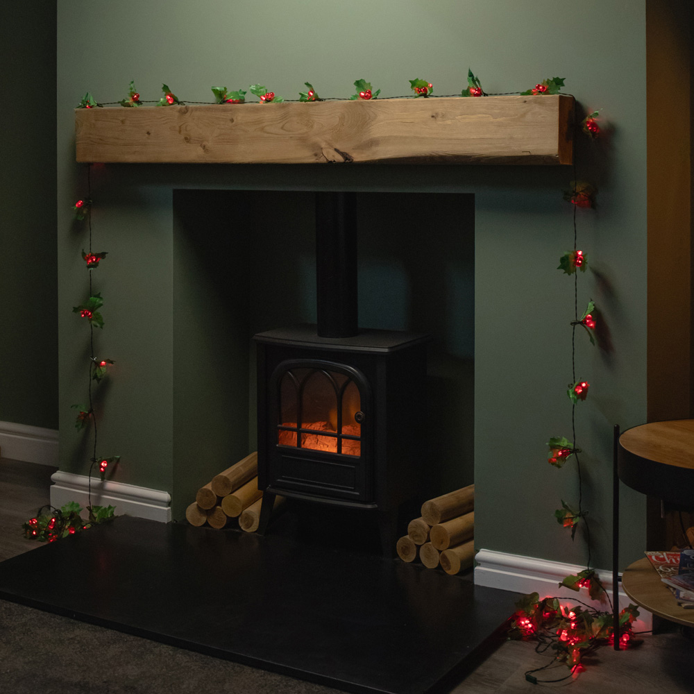 Samuel Alexander 100 Red LED Berry and Holly Green String Light 8m Image 2