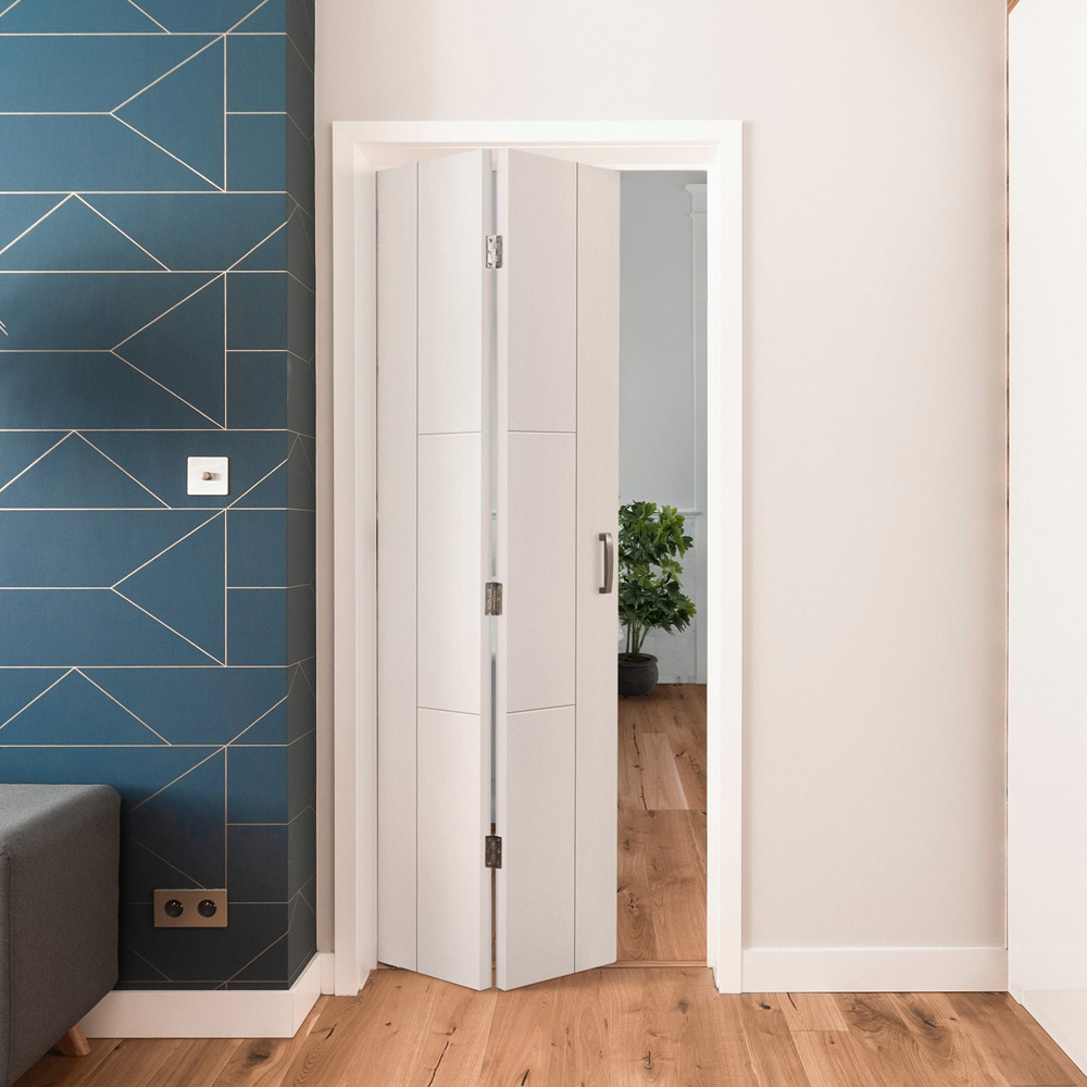 Trent White Primed Bi-Fold Internal Door 1981 x 762mm Image 2