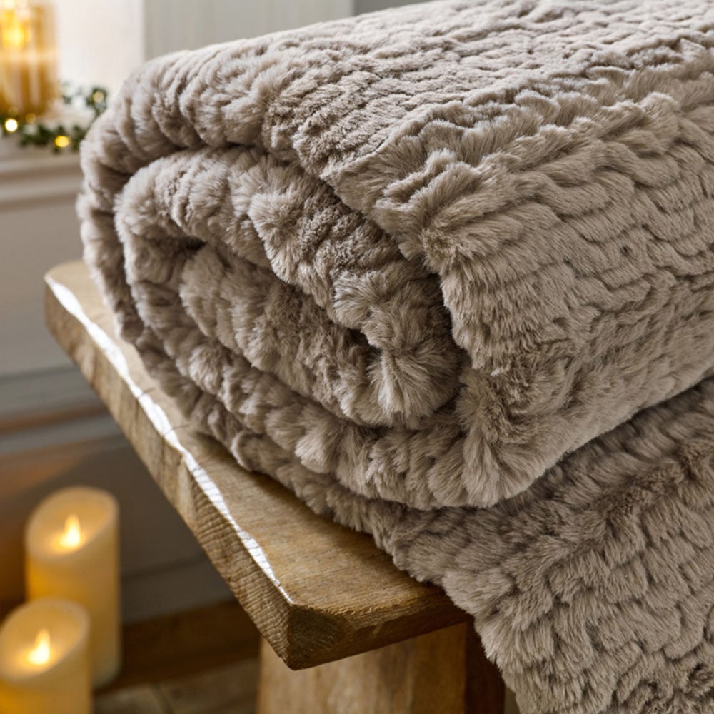 TLC Ashridge Faux Fur Fawn Throw 130 x 170cm Image 3