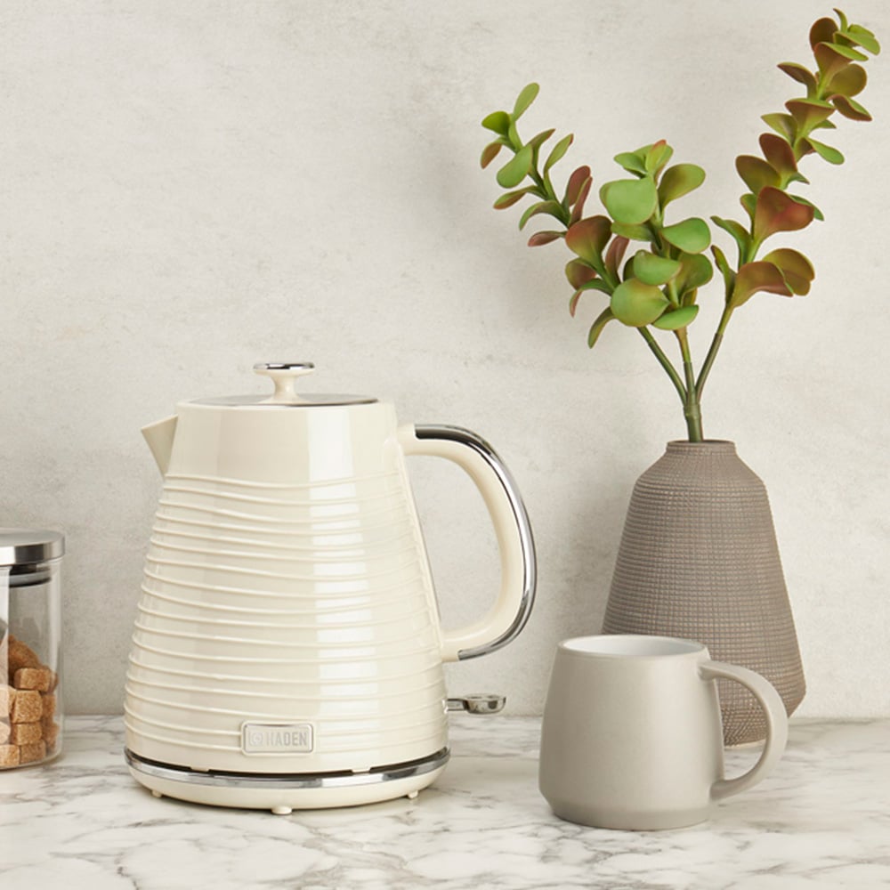Haden 204417 Cream Devon Kettle 1.7L Image 2