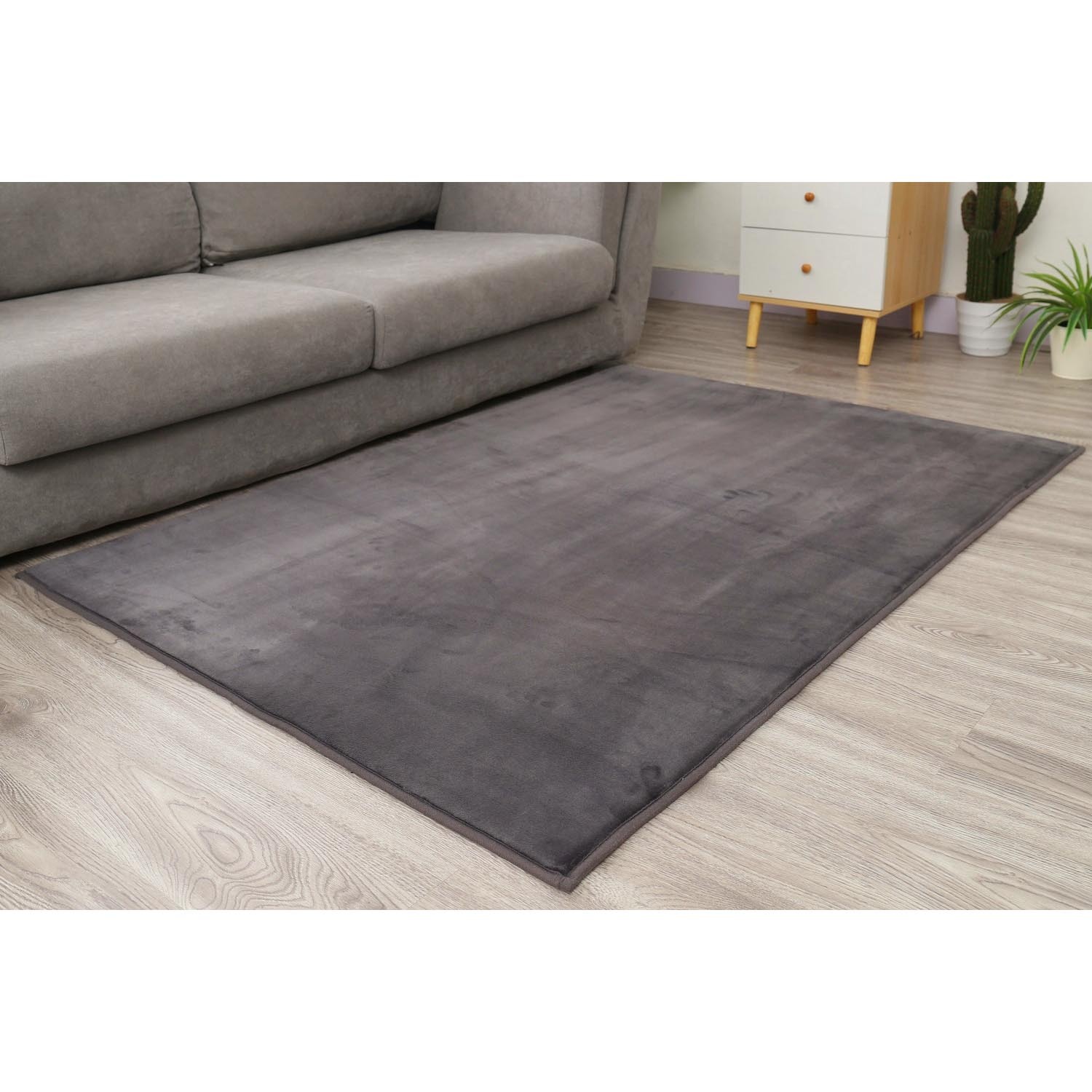 Silver Flannel Cosy Rug 160 x 110cm Image 4