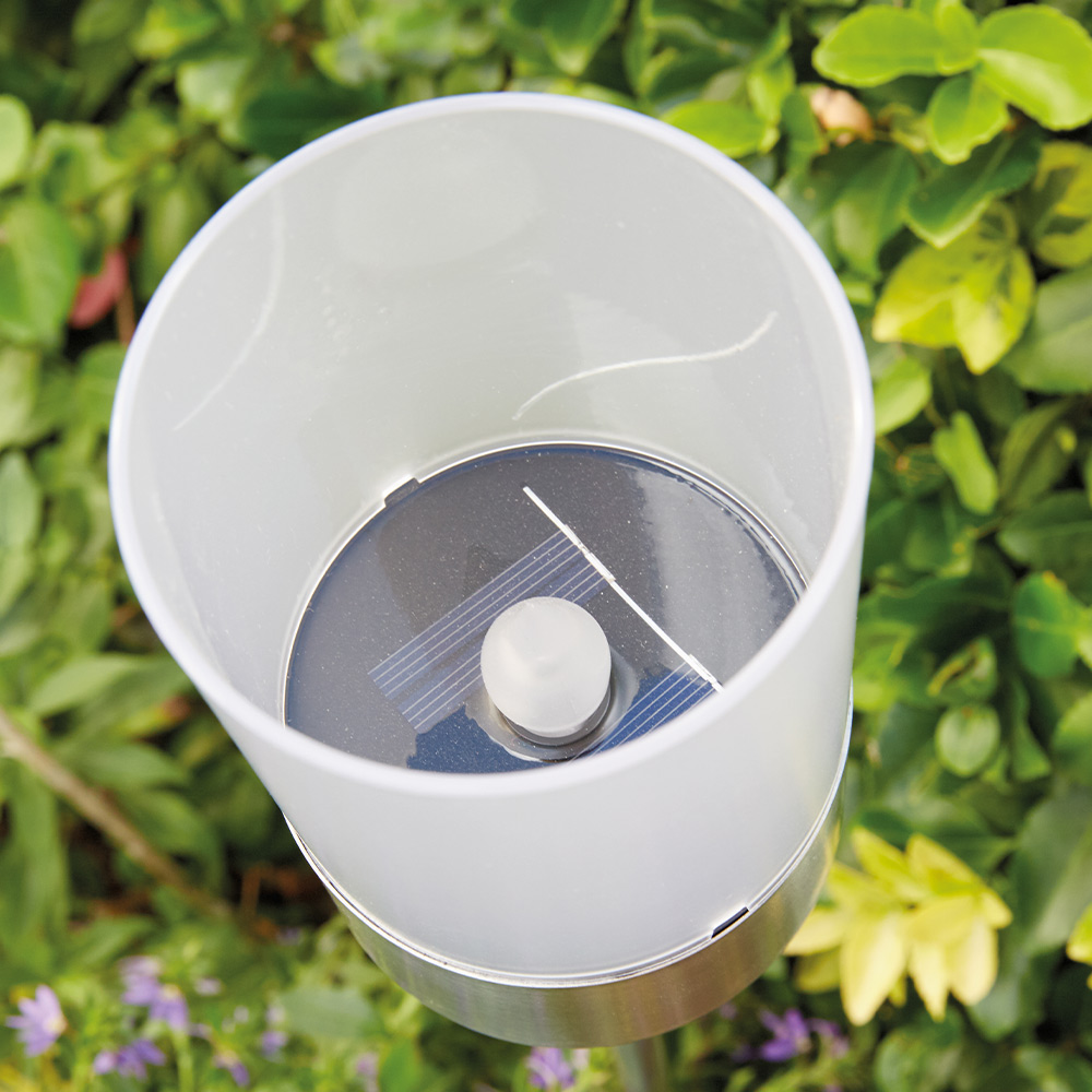 Luxform Jamaica LED Solar Spike Light Image 4