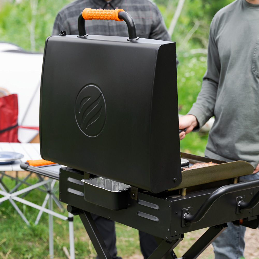 Blackstone Omnivore 257-2350DK On-The-Go Flex-Fold Griddle with Hood 22 inch Image 4