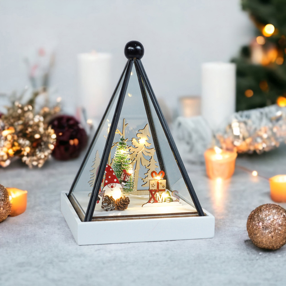 Xmas Haus Triangle Hurricane Glass Led Gonk Scene Image 4