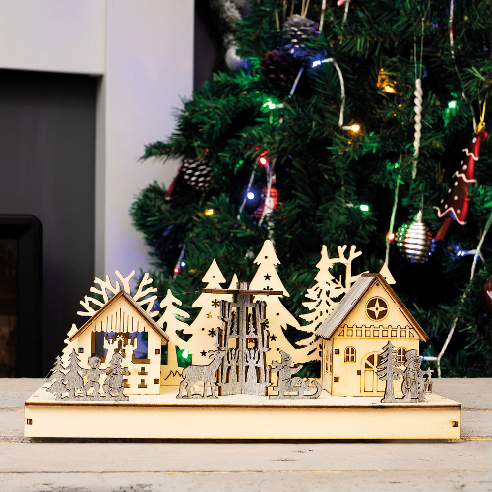 Xmas Haus Light Up Wooden Festive Scene Decoration Image 4