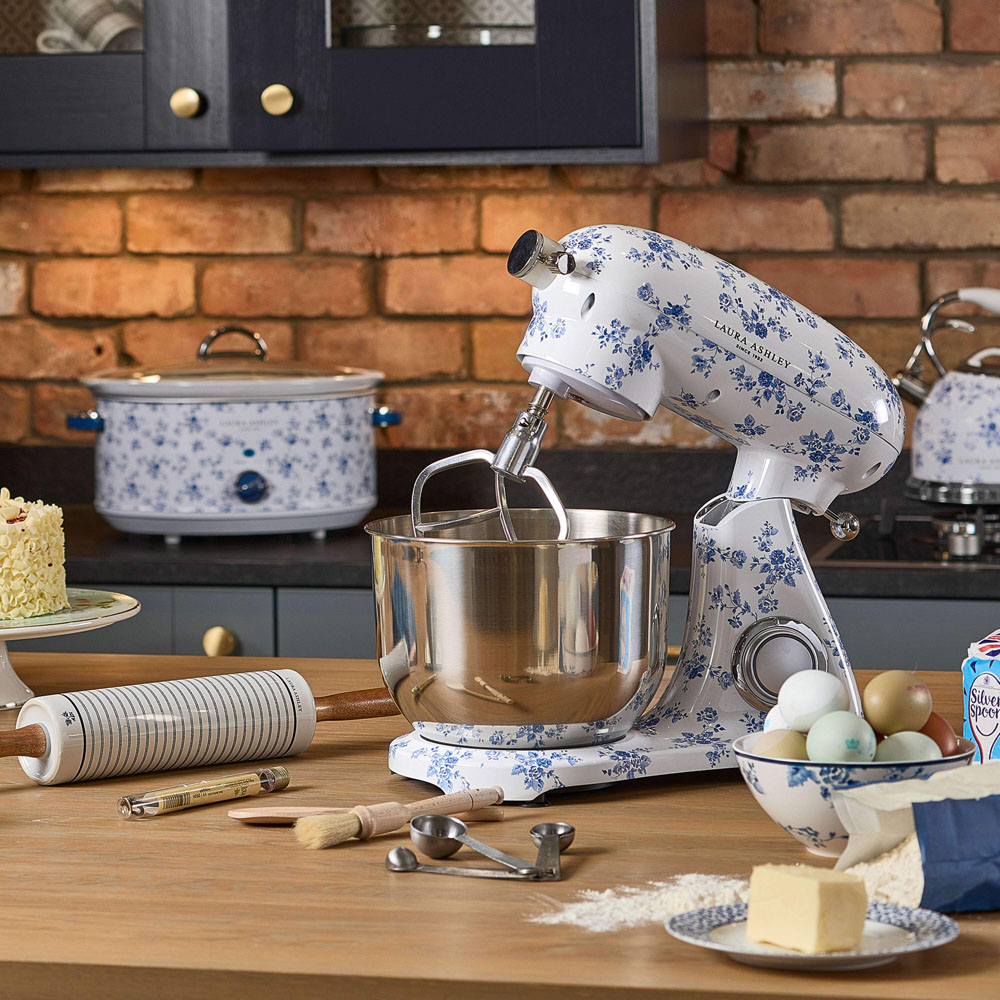 Laura Ashley VQSBSMR56LACR China Rose 6L Stand Mixer Image 2