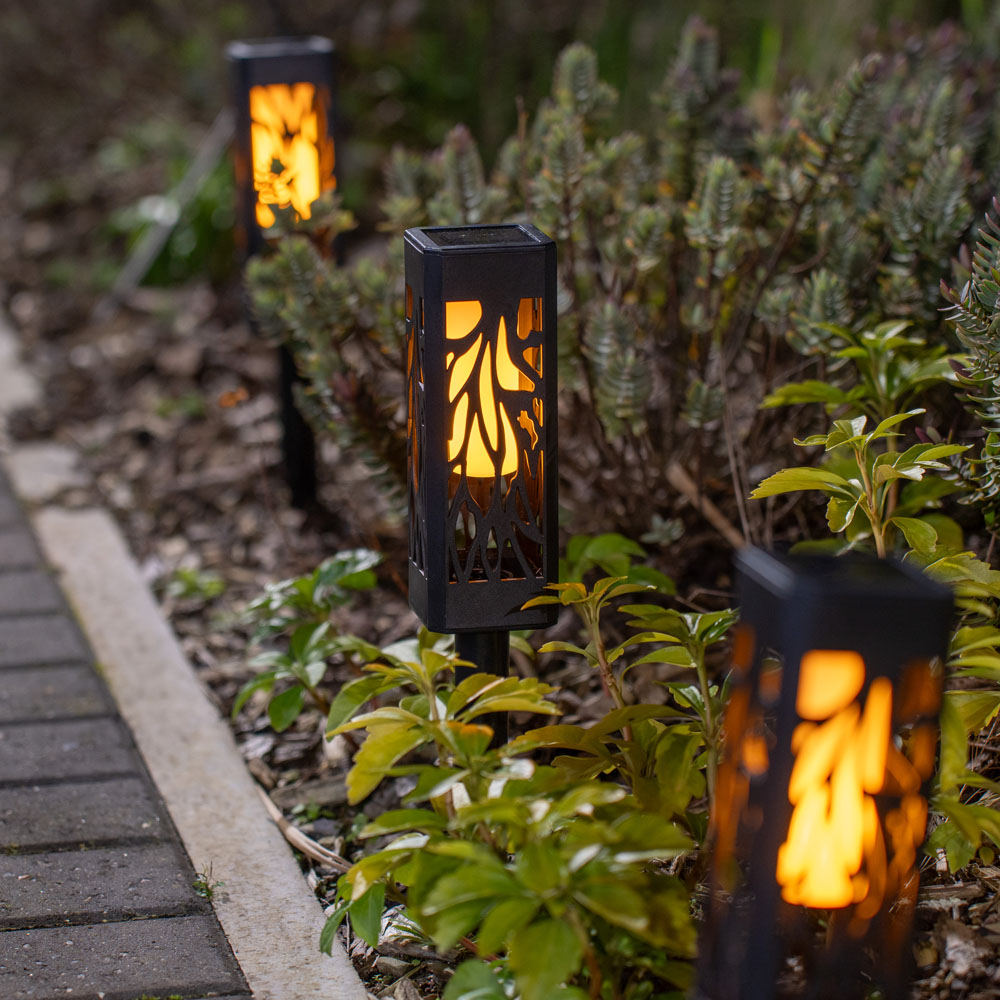 ValueLights Set of 4 Flame Effect Solar Outdoor Spike Light Image 7