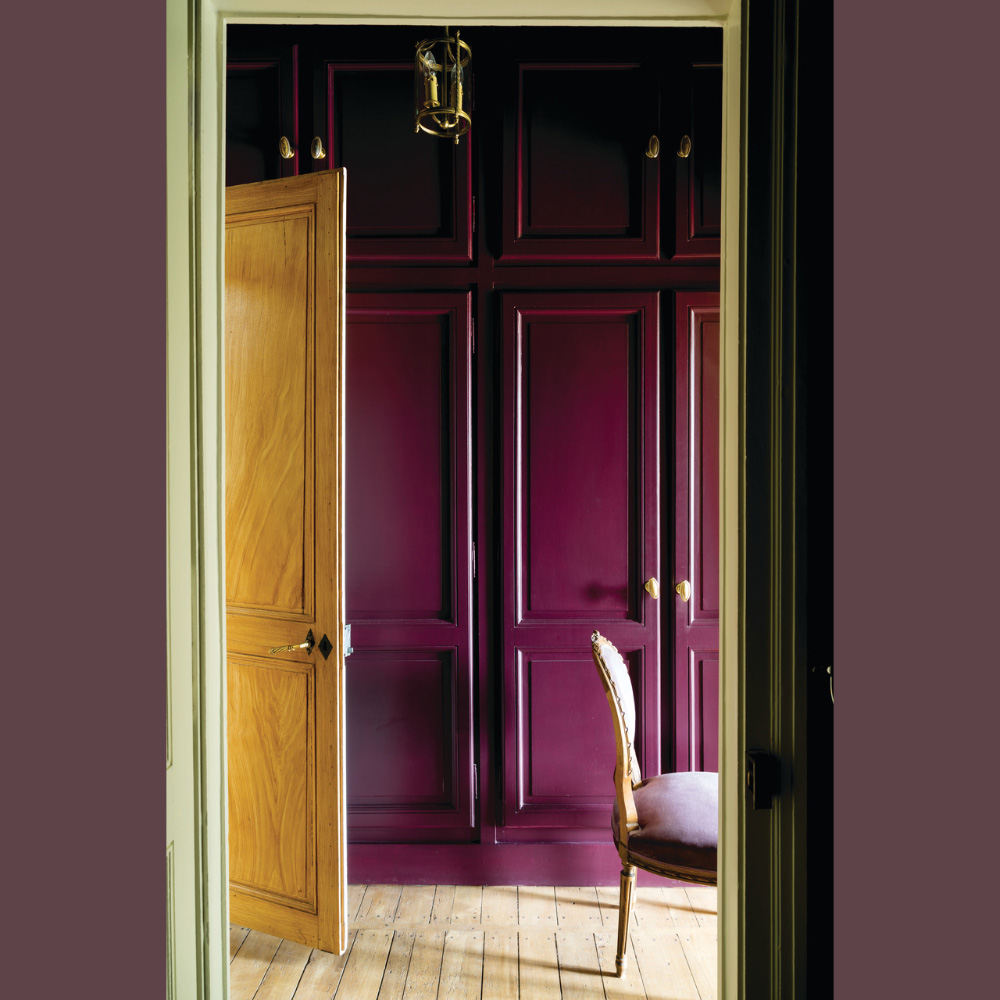 Farrow & Ball Interior Wood and Metal 222 Brinjal Flat Eggshell Paint 2.5L Image 4