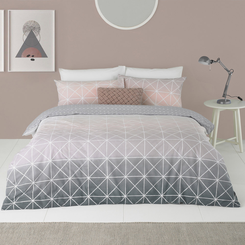 furn. Spectrum Double Pink Duvet Set Image 1
