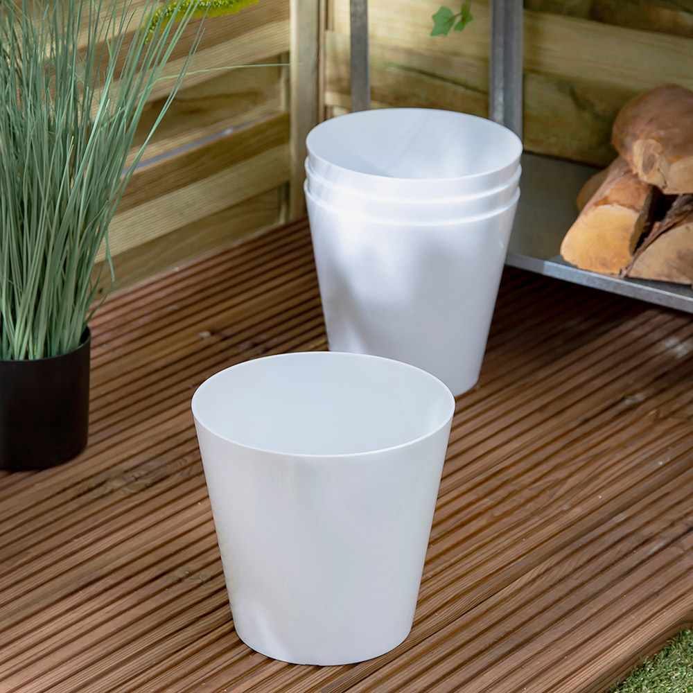 Wham Studio Ice White Round Plastic Planter 21cm 4 Pack Image 2
