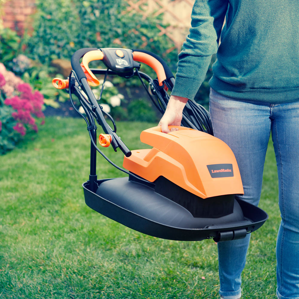 LawnMaster MEH1533M-01 1500W Hand Propelled 33cm Hover Electric Mulching Lawn Mower Image 7