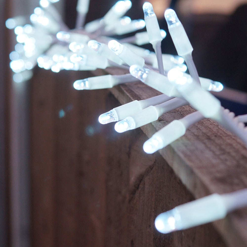 Eagle Connect 750 Cool White LED White Cluster Light 15m Image 3