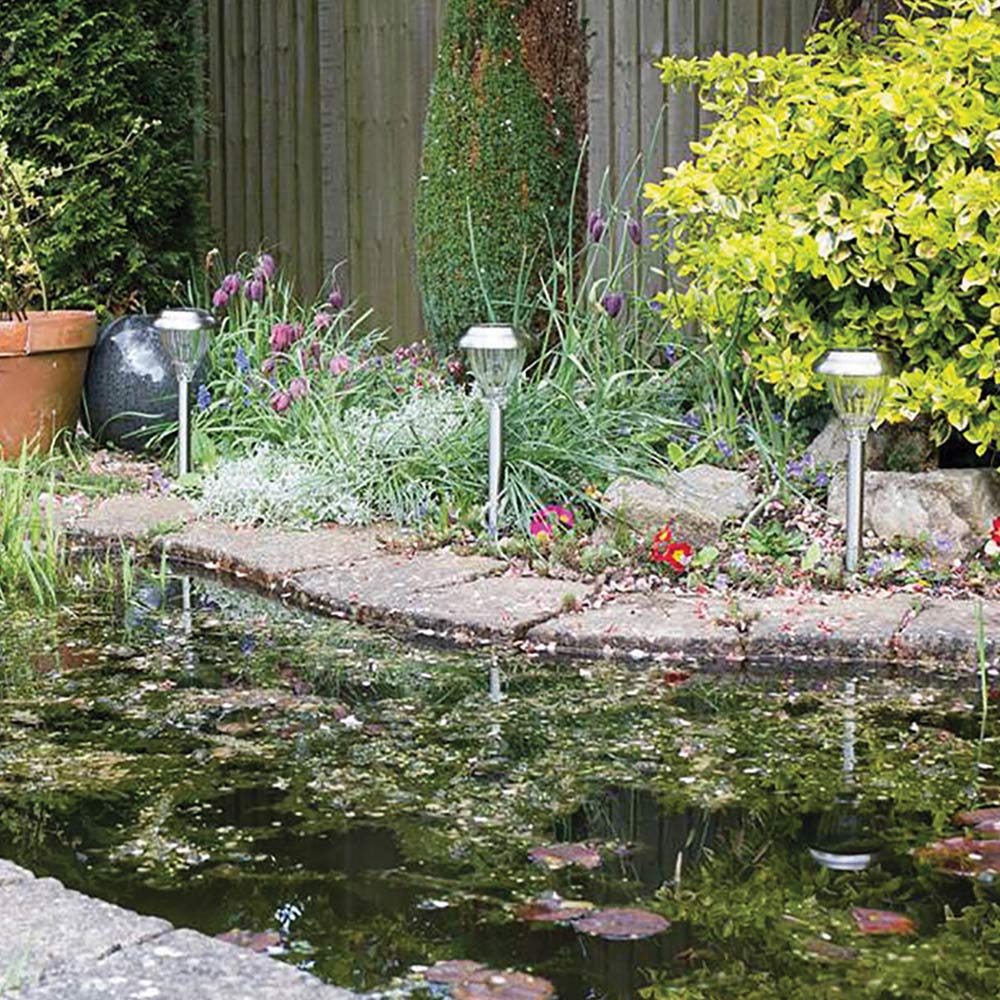 Luxform Annecy Solar LED Spike Light Image 2