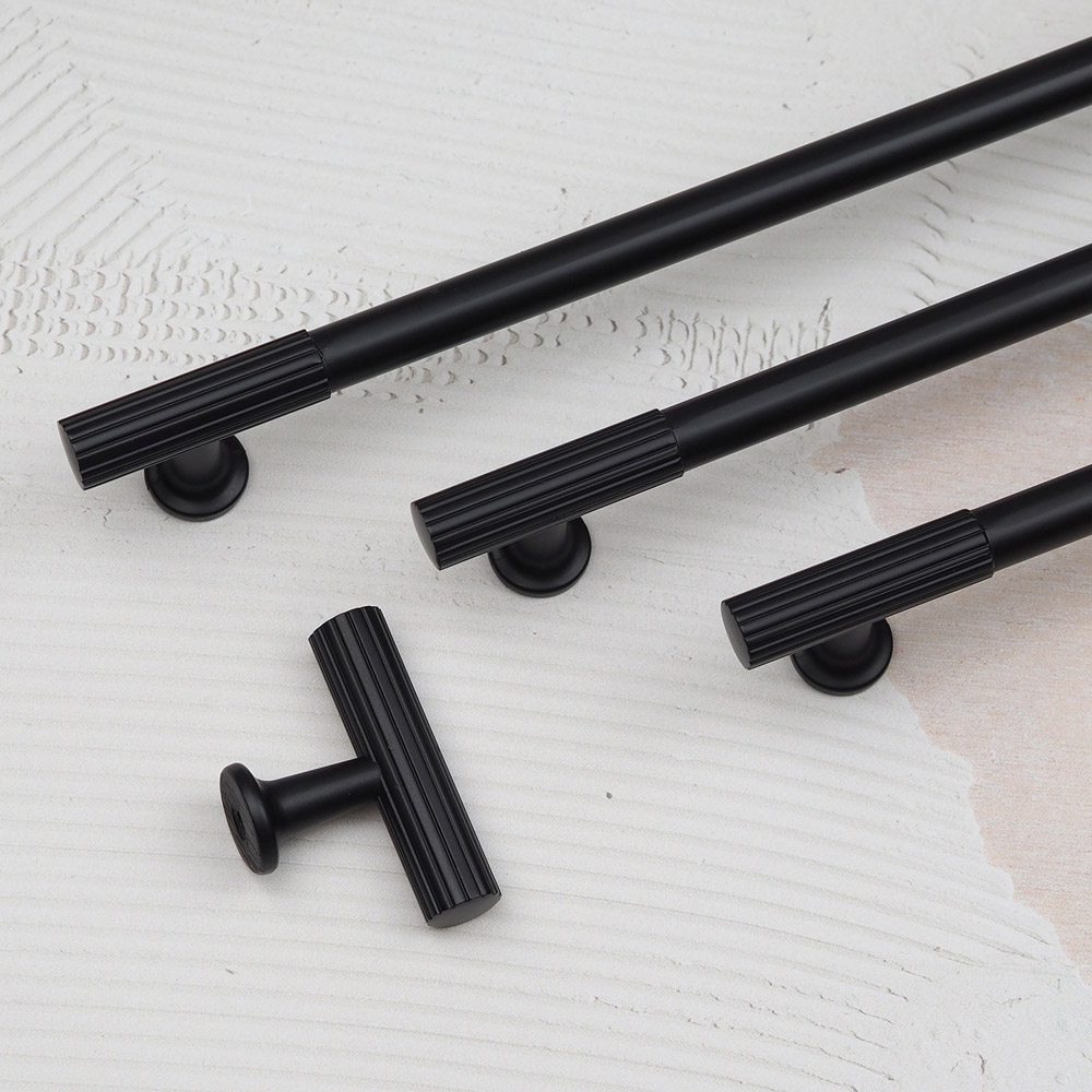 Handle & Home Matt Black Textured T-Bar Handle 128mm Image 3
