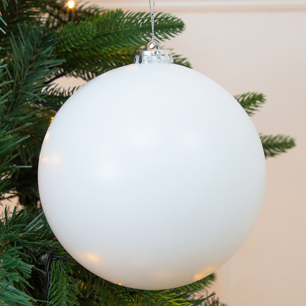 The Christmas Workshop White Matte Bauble 3 Pack Image 2