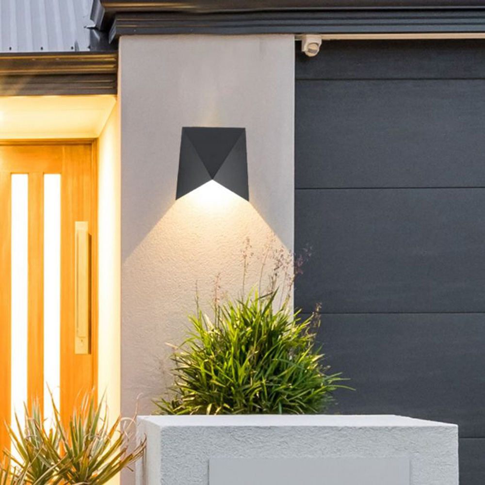 V-TAC Black Warm White LED Outdoor Wall Light Image 2