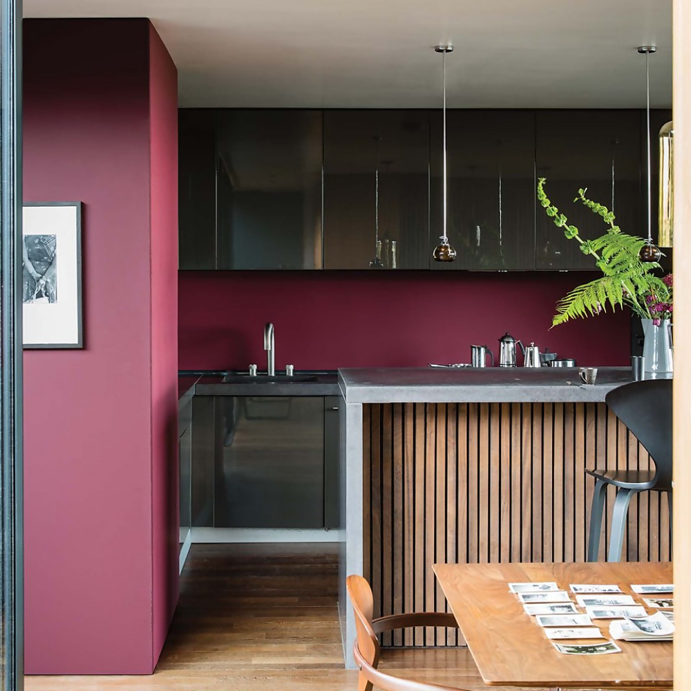 Farrow & Ball Interior Wood and Metal 297 Preference Red Flat Eggshell Paint 2.5L Image 4