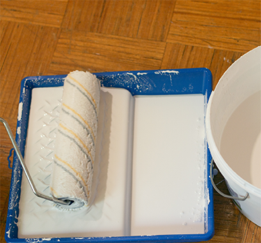paint trays and kettles